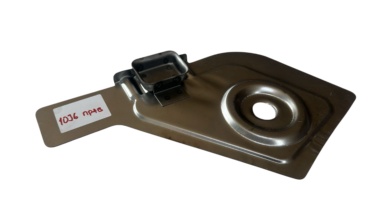 Поддомкратник передний правый на ВАЗ 2110 усиленный, металл 1,5 мм, Автом-2