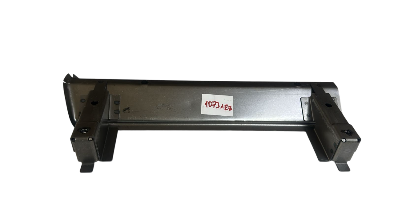 Поперечина кронштейна сидения левая на ВАЗ Нива