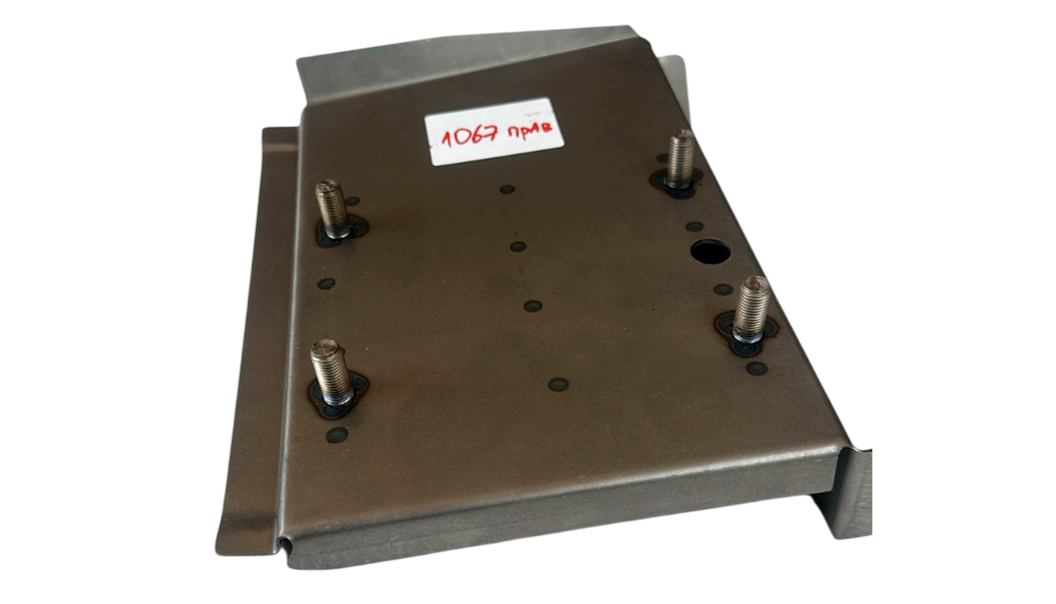 Площадка крепления правой реактивной тяги на ВАЗ "НИВА"